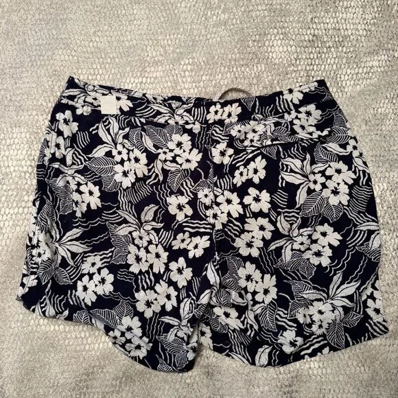 J.Crew 6.5" Tab Swim Short. Never Been Worn Size 33" Black/ White Floral Pattern - Picture 2 of 7